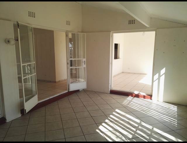 4 bed property to rent in LUIPAARDSVLEI 246 IQ
