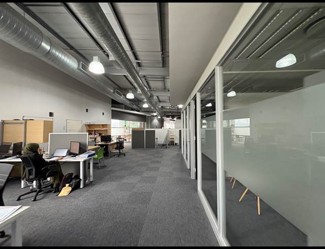 3,200M² OFFICE TO LET IN PAARDEN EILAND