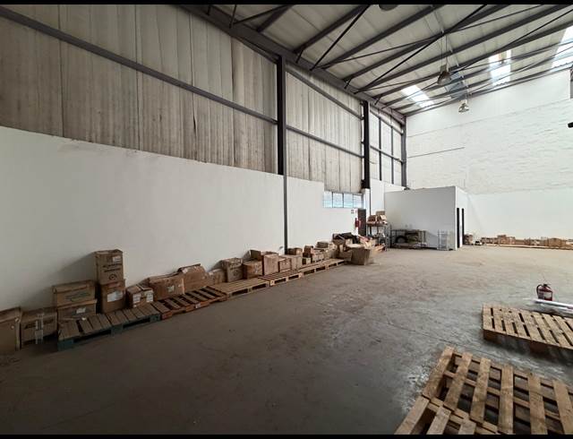 328M² WAREHOUSE TO LET IN HALFWAY HOUSE