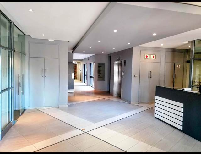 170M² BUILDING TO LET IN TYGER VALLEY