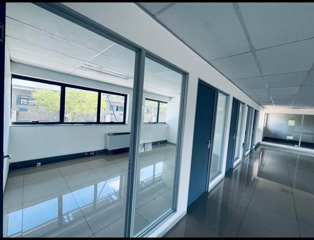 303M² OFFICE TO LET IN RANDJESPARK