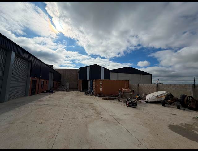 98M² WAREHOUSE TO LET IN FISANTEKRAAL INDUSTRIAL