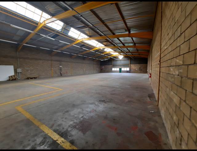 1,045M² WAREHOUSE TO LET IN ROBERTVILLE