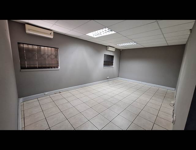 88.20M² OFFICE TO LET IN SONHEUWEL