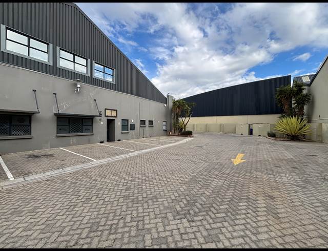 1,054M² FACTORY TO LET IN ATLAS GARDENS