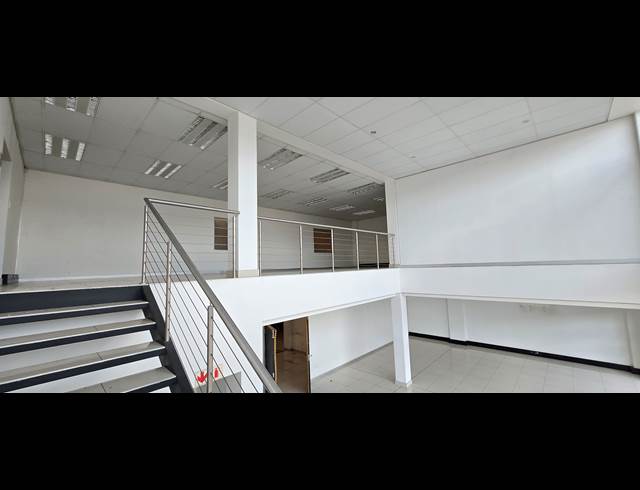 531M² SHOWROOM TO LET IN NORTH RIDING