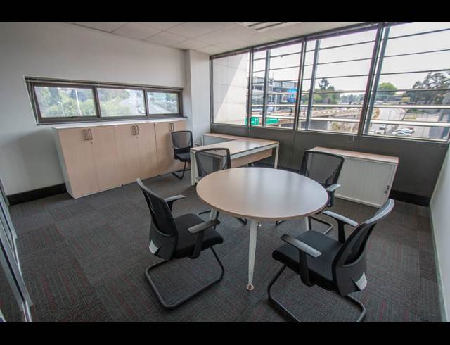 1,388M² OFFICE TO LET IN SANDTON CENTRAL