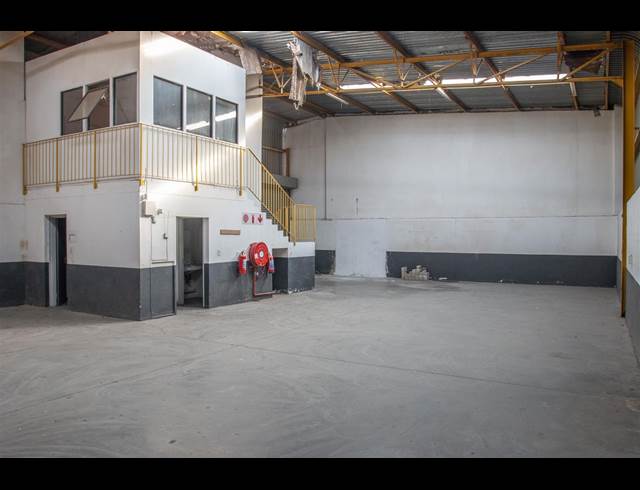 299M² WAREHOUSE TO LET IN KYA SANDS