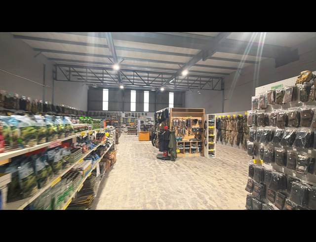 558M² WAREHOUSE TO LET IN STIKLAND INDUSTRIAL
