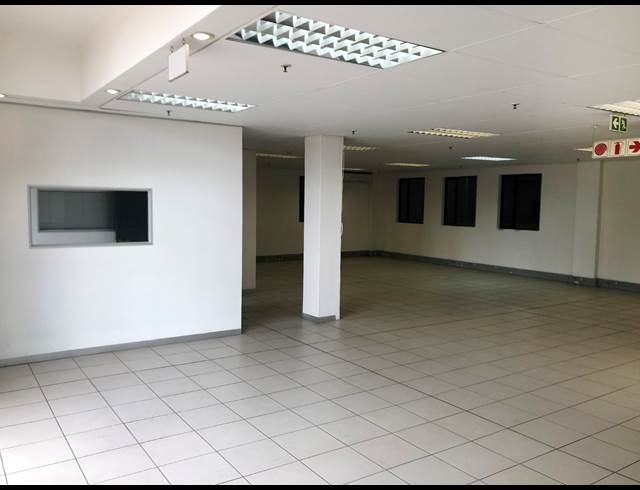 3,893M² WAREHOUSE TO LET IN POMONA