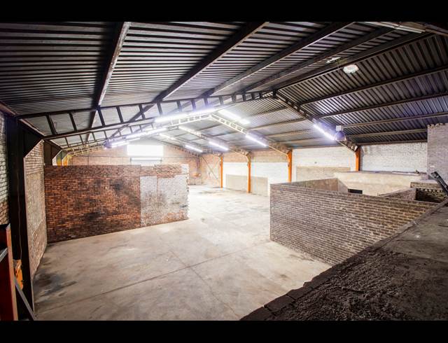 1,500M² INDUSTRIAL YARD TO LET IN COMMERCIA