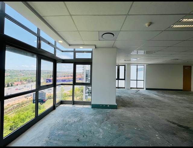 1,160M² OFFICE TO LET IN WATERFALL