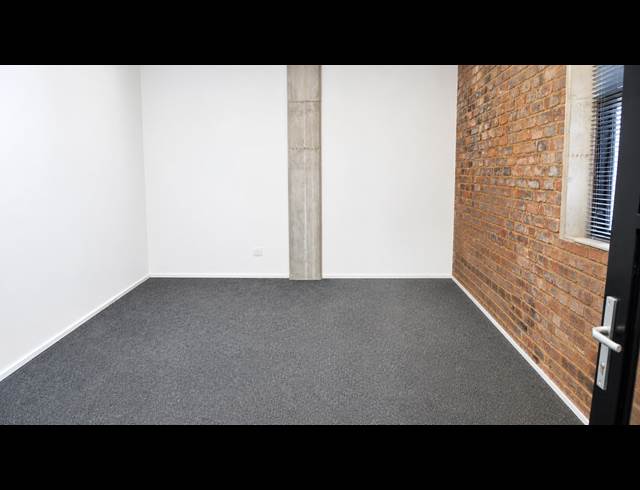 450M² WAREHOUSE TO LET IN RIVERSIDE PARK