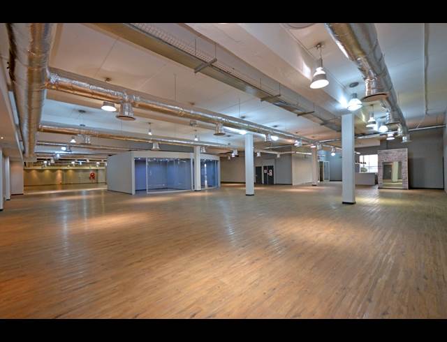 8,760M² WAREHOUSE TO LET IN LINBRO PARK
