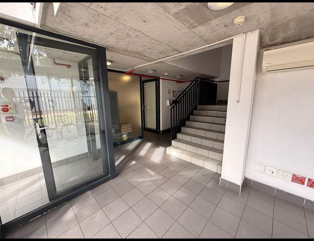 2,305M² WAREHOUSE TO LET IN BLACKHEATH INDUSTRIAL