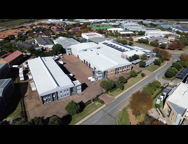 4,190M² WAREHOUSE TO LET IN RANDJESPARK