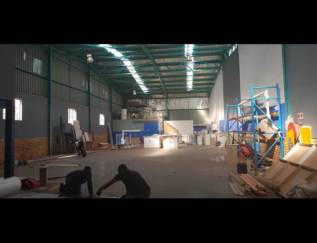 520M² WAREHOUSE TO LET IN TUNNEY