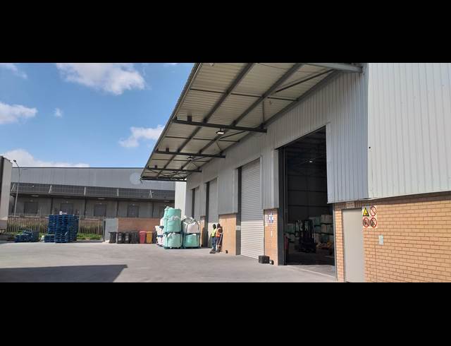 2,810M² WAREHOUSE RENTED IN GOSFORTH PARK