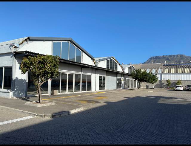 424M² RETAIL TO LET IN TOKAI