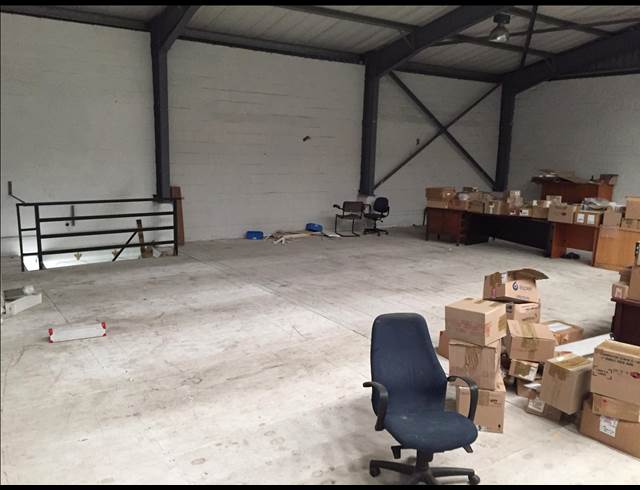 400M² FACTORY TO LET IN PAROW CENTRAL