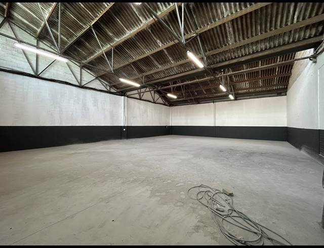360M² WAREHOUSE TO LET IN EPPING INDUSTRIAL
