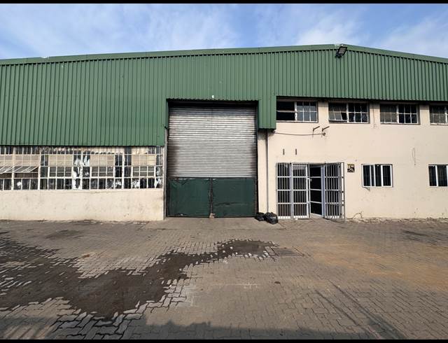 1,200M² WAREHOUSE TO LET IN PHOENIX INDUSTRIAL