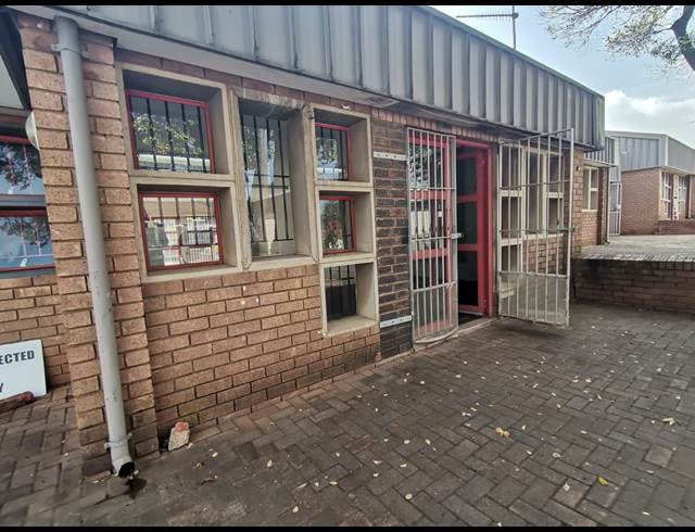 71M² OFFICE TO LET IN VALHALLA