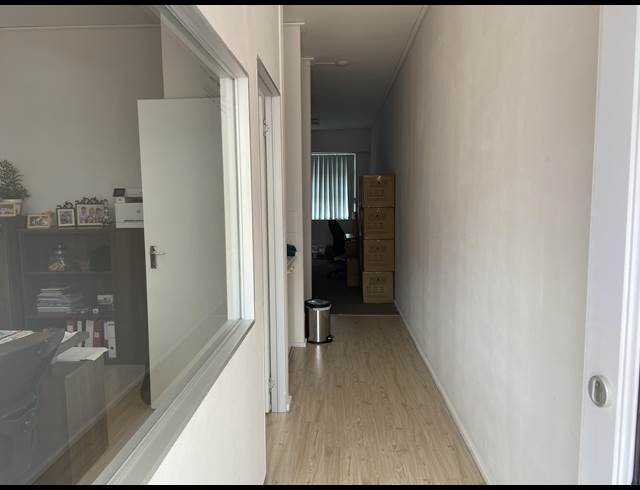 50M² OFFICE TO LET IN WESTLAKE
