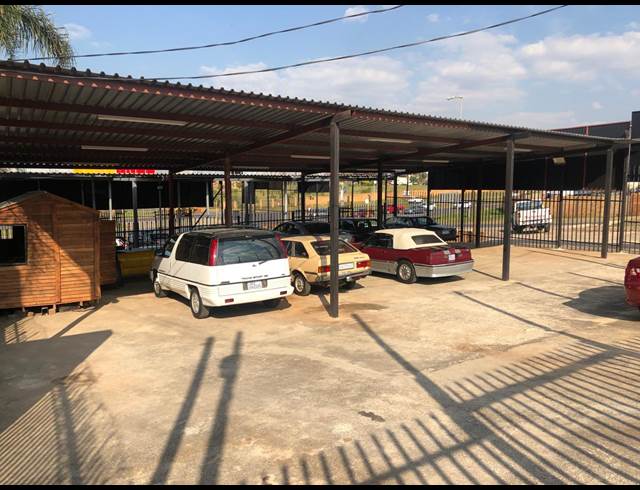 395M² SHOWROOM TO LET IN LAUDIUM