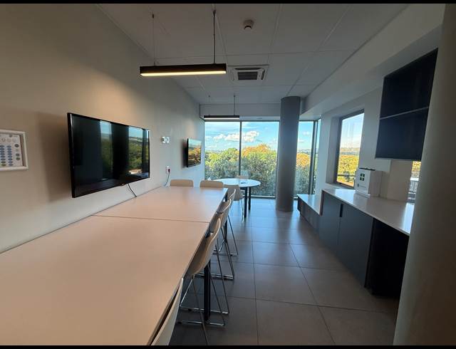 625M² OFFICE TO LET IN ROSEBANK