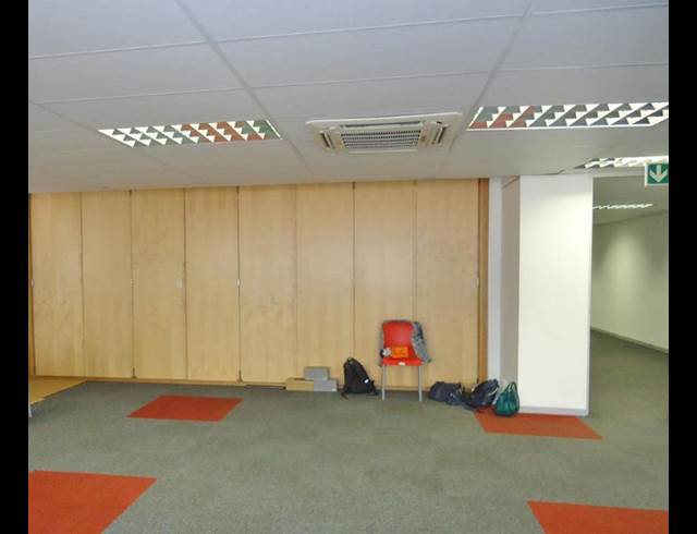 938M² WAREHOUSE TO LET IN MEADOWDALE