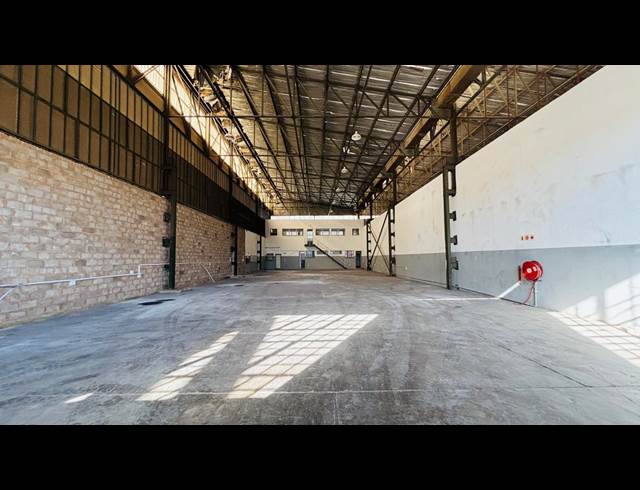 656M² WAREHOUSE TO LET IN LEA GLEN