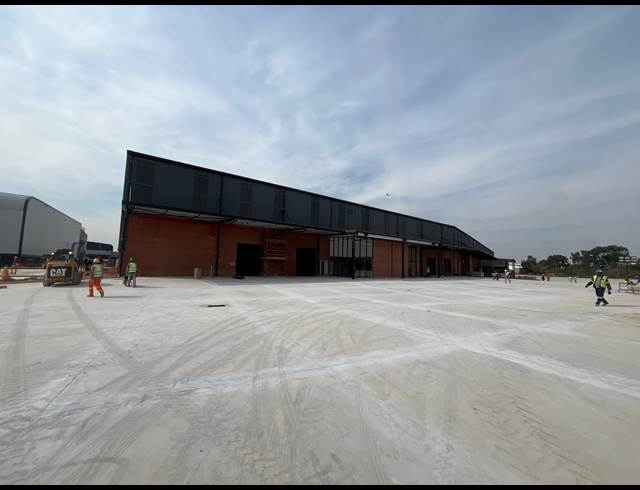 1,000M² WAREHOUSE TO LET IN GOSFORTH PARK