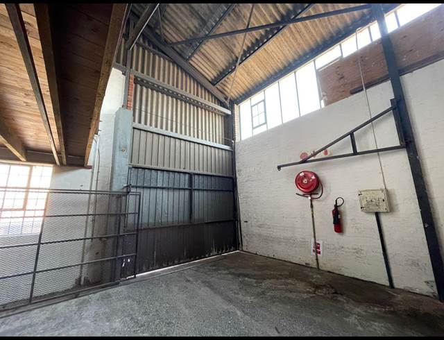 300M² WAREHOUSE TO LET IN BEACONVALE