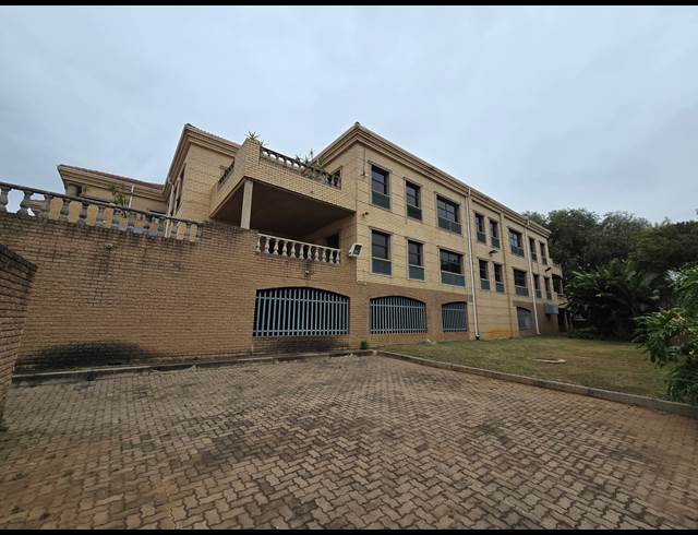 4,395M² OFFICE TO LET IN BEDFORDVIEW
