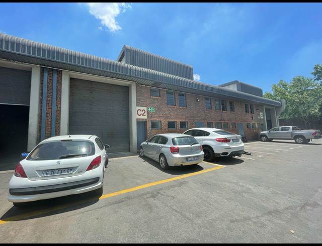 390M² WAREHOUSE TO LET IN STRIJDOMPARK