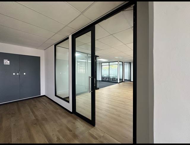 451M² OFFICE TO LET IN SANDTON CENTRAL