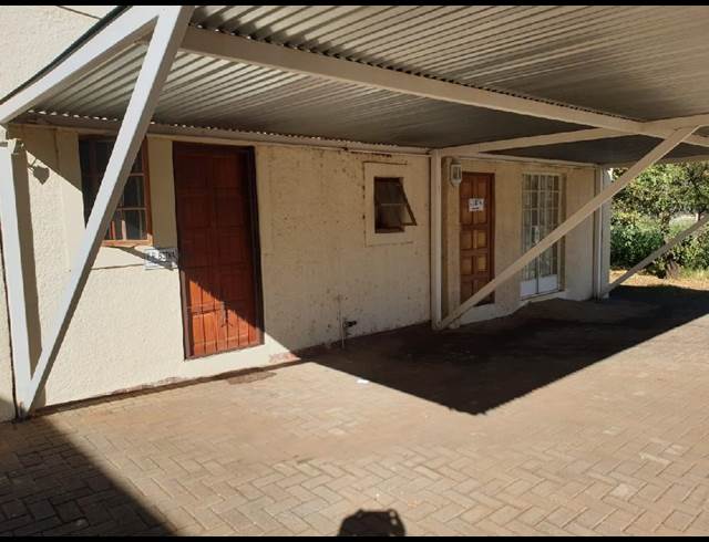 80M² OFFICE RENTED IN WESTDENE