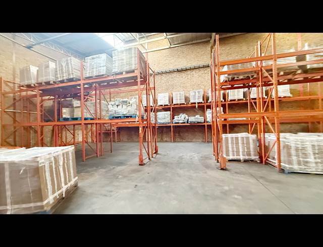 665M² WAREHOUSE TO LET IN MEADOWDALE