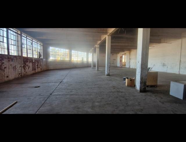 600M² WAREHOUSE TO LET IN SELBY
