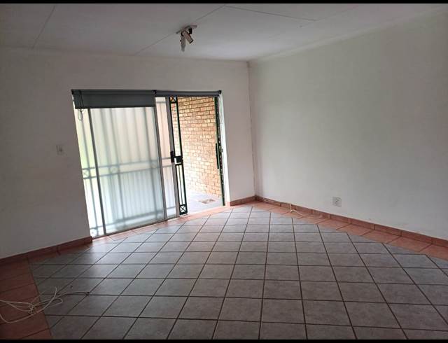 3 bed property to rent in DIE HOEWES