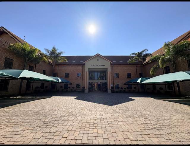 1,462M² OFFICE TO LET IN FOURWAYS
