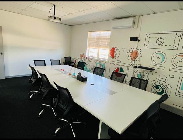 334M² OFFICE TO LET IN VORNA VALLEY