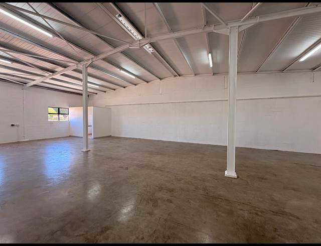 200M² WAREHOUSE TO LET IN MALMESBURY INDUSTRIA