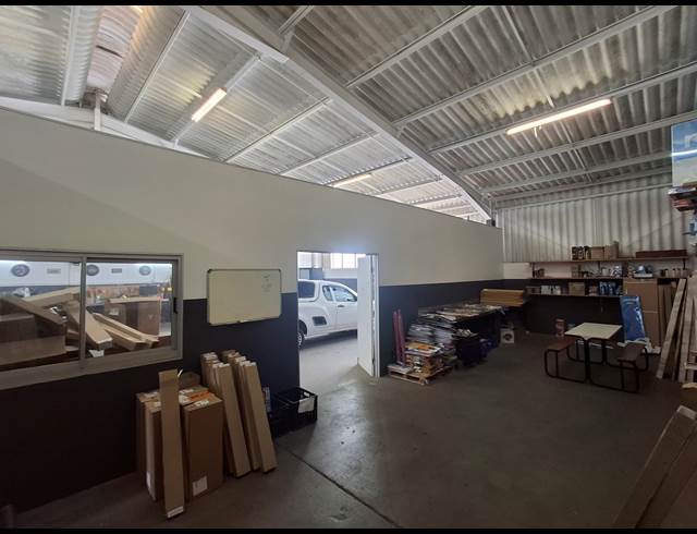 275M² WAREHOUSE TO LET IN WOODBROOK