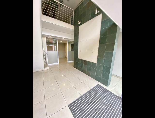113M² BUILDING TO LET IN FOURWAYS