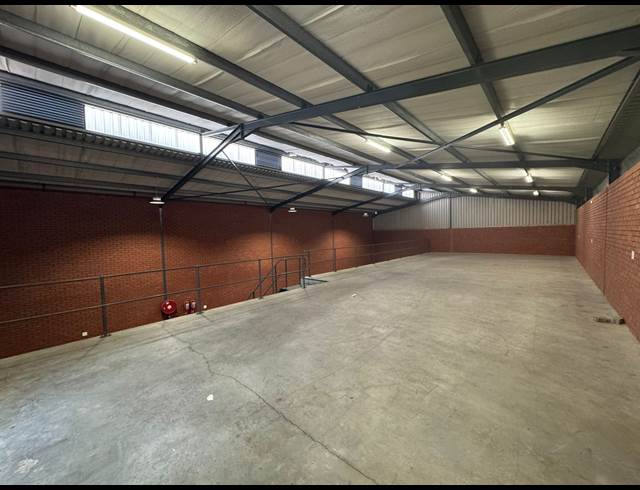 488M² WAREHOUSE TO LET IN ORMONDE