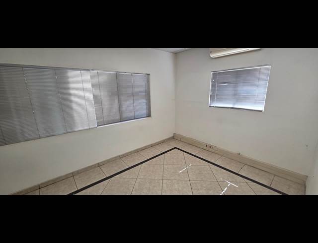 110M² OFFICE TO LET IN NELSPRUIT EXT 1