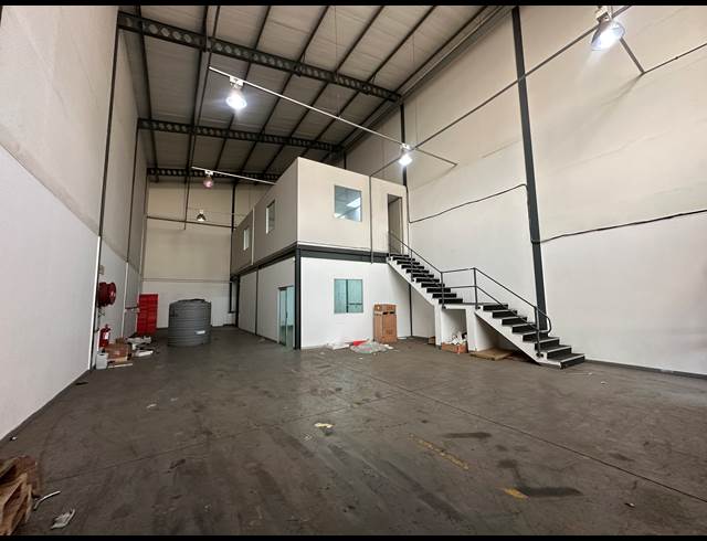 284M² WAREHOUSE TO LET IN MEADOWDALE