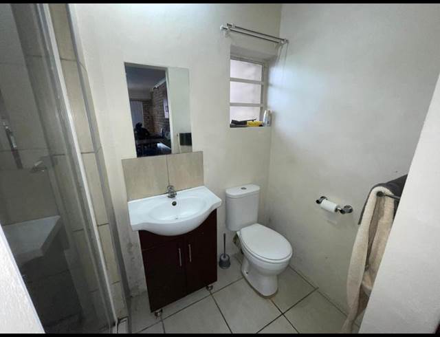 1 BEDROOM PROPERTY TO RENT IN DIE BULT